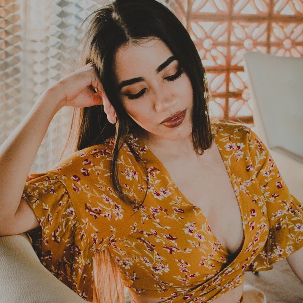 *1 LEFT* Honeytrap Floral Set - Picture 3 of 8